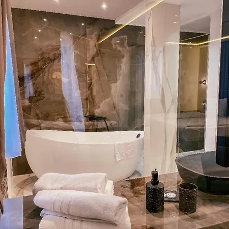 Отель Boutique Bristol 4*