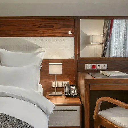 Hotel Boutique Bristol 4*